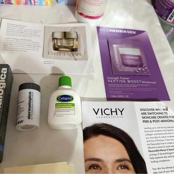 Ultimate Skincare minis travel set - Picture 4 of 12